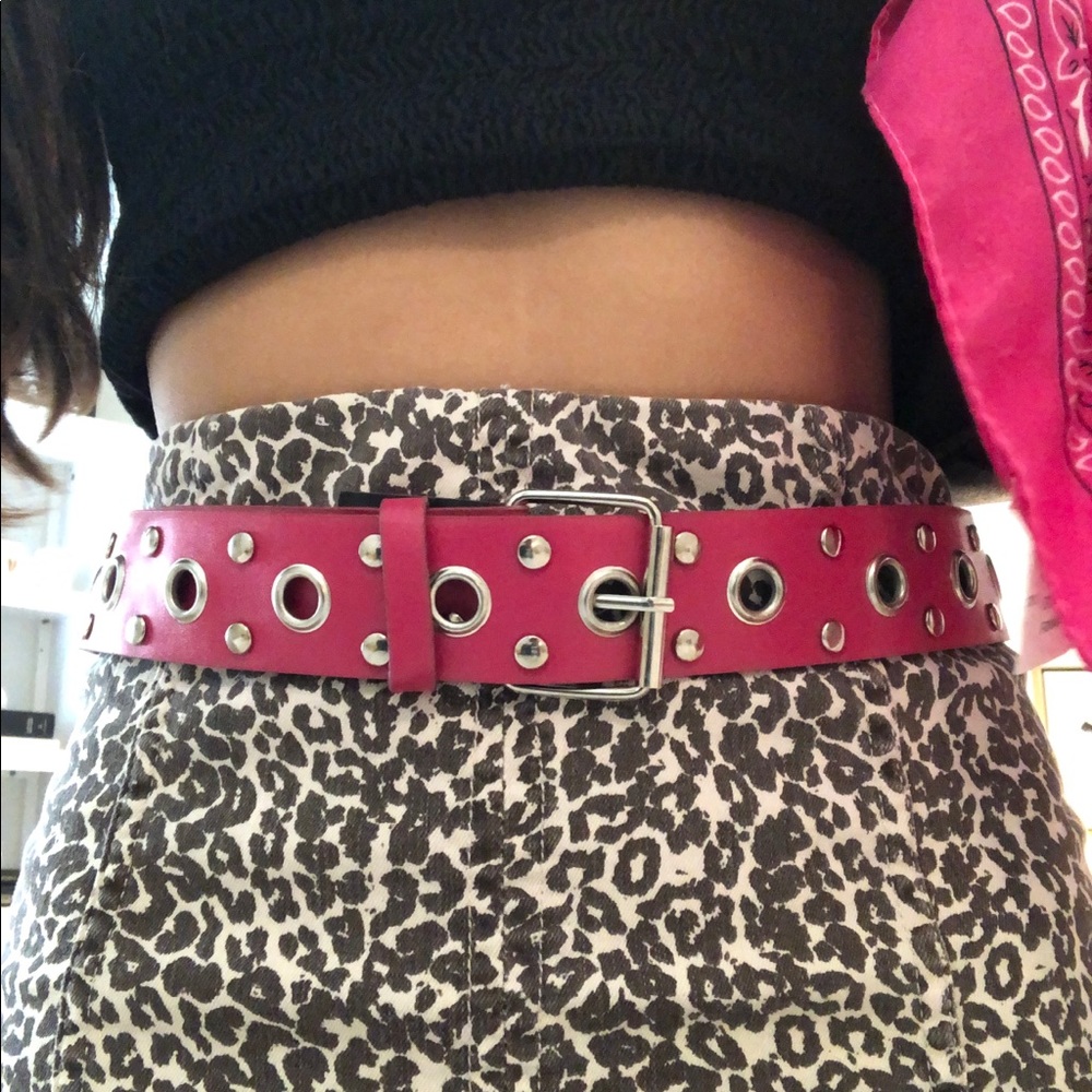 HOT PINK/ DARK PINK RASPBERRY GROMMET BELT 💕🍒🍓